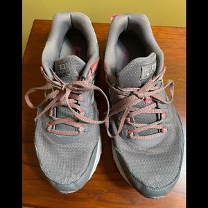 Ladies New Balance Gray Sneakers - Size 10